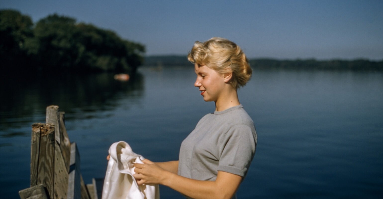 potret seorang wanita kulit berwarna