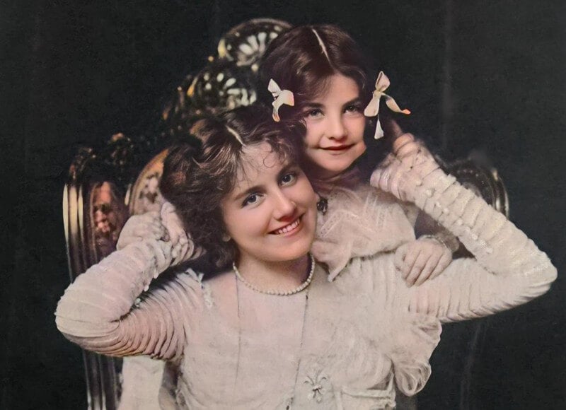 Fotorの無料オンラインAI写真復元ツールで、細部の詳細を保ち、色をつけます